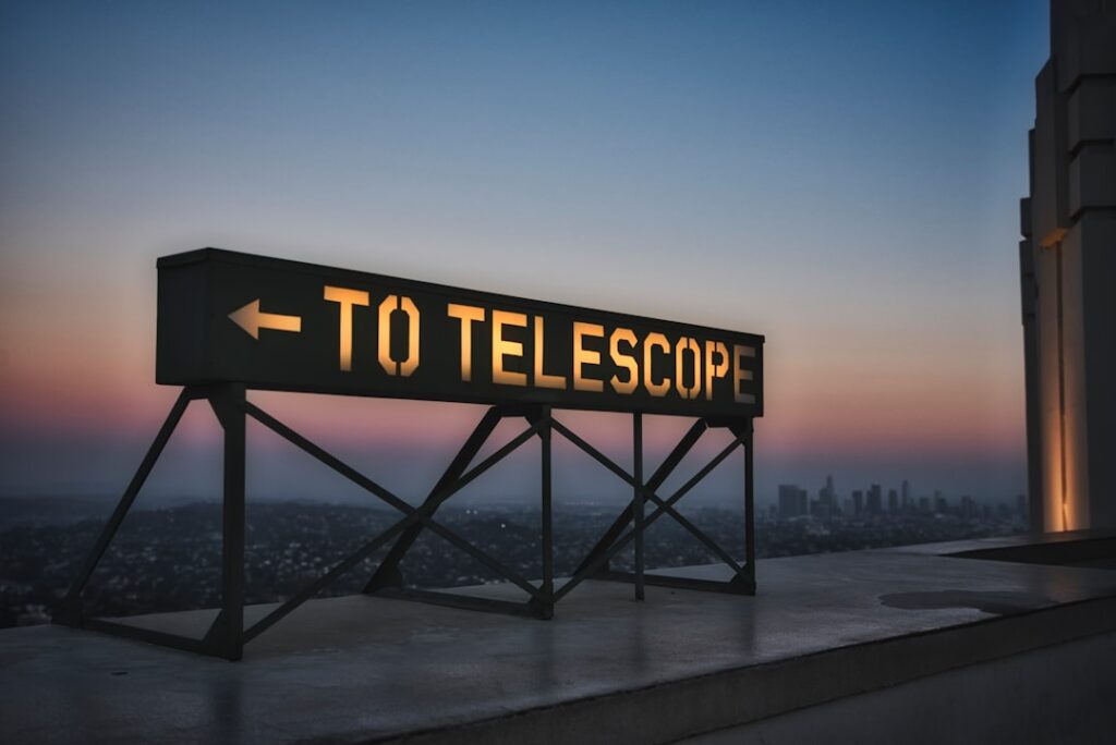 Telescópios de próxima geração: ELT & James Webb - imagem editorial 2