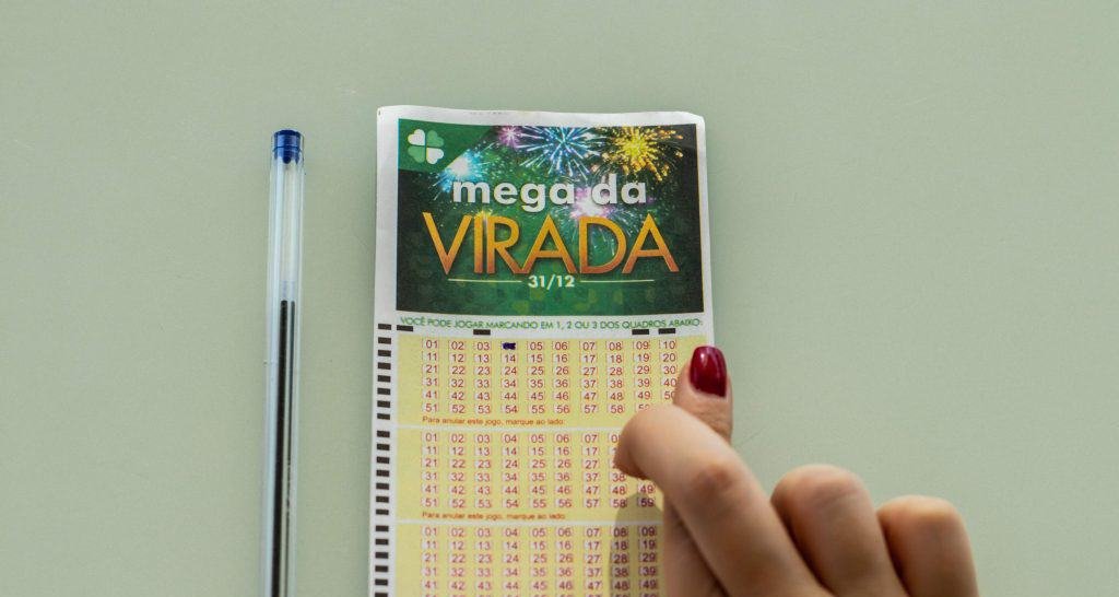 Mega da Virada 2025 paga maior prêmio da história; saiba se vale a pena apostar - Imagem do artigo